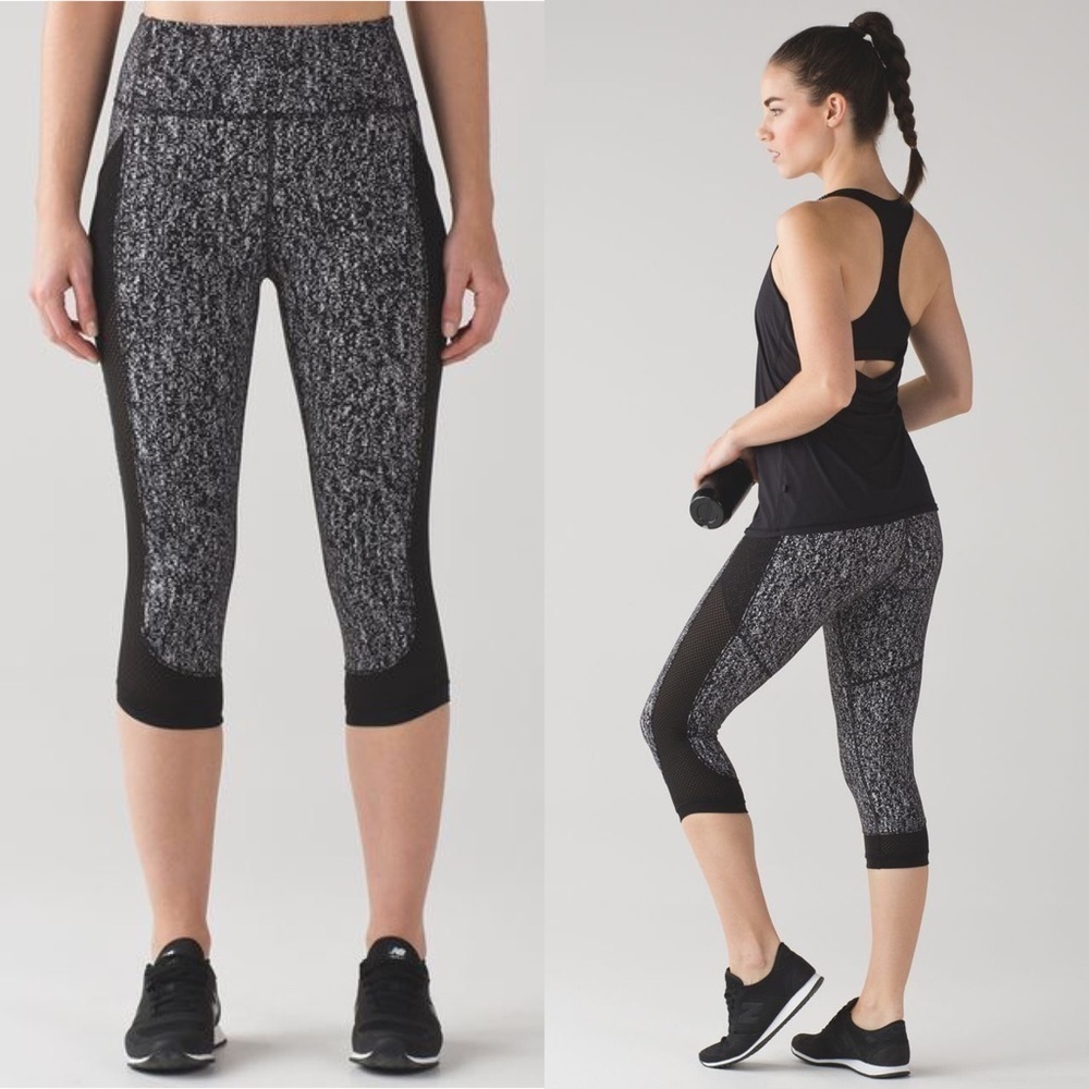 Lululemon Black/ White Fit Physique Crop (19") leggings size 4